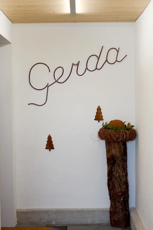 Gerda Wellness Apartment Grinzens
